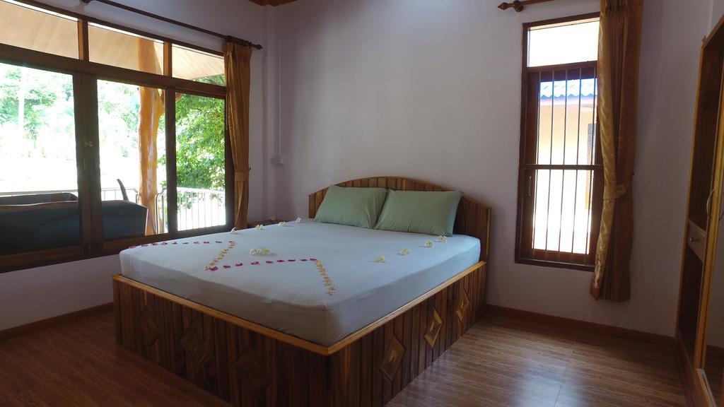 Bor Hin Resort Baan Tai Exteriör bild