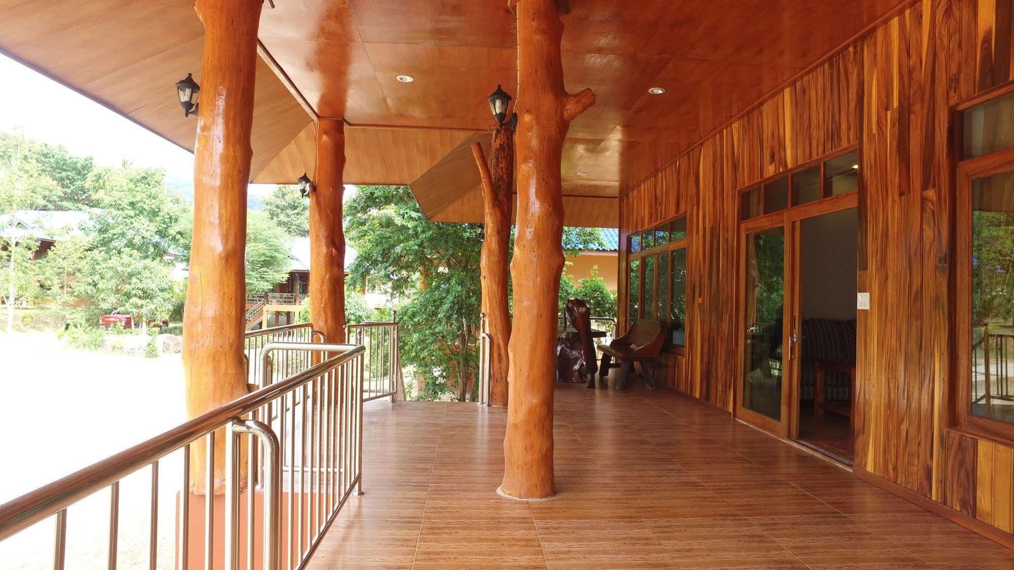 Bor Hin Resort Baan Tai Exteriör bild