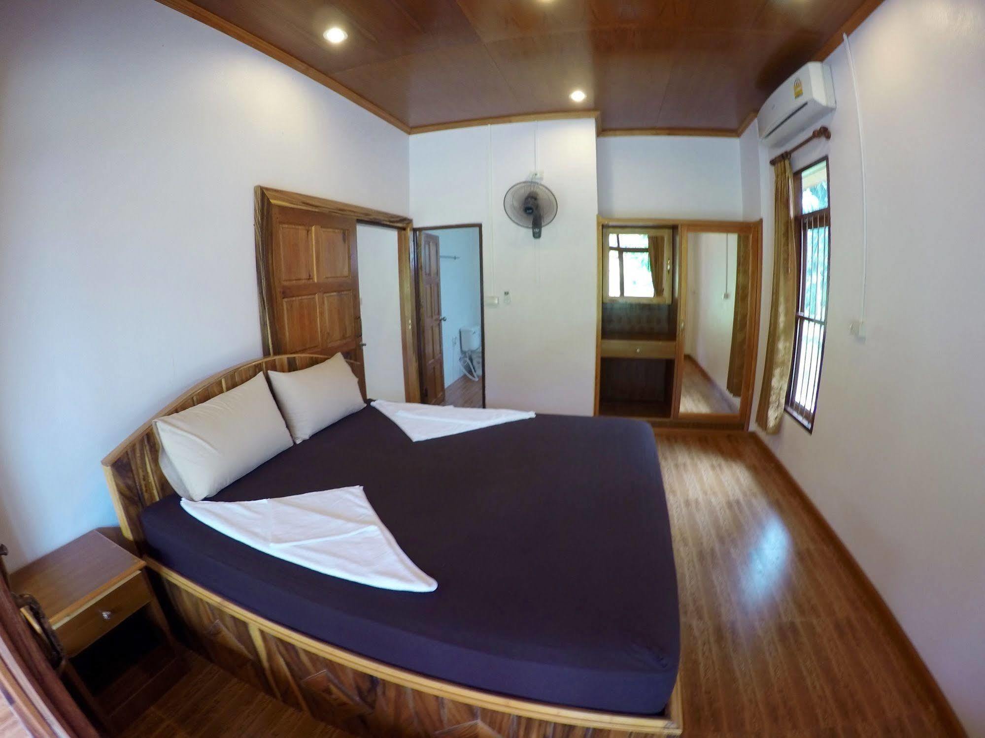 Bor Hin Resort Baan Tai Exteriör bild