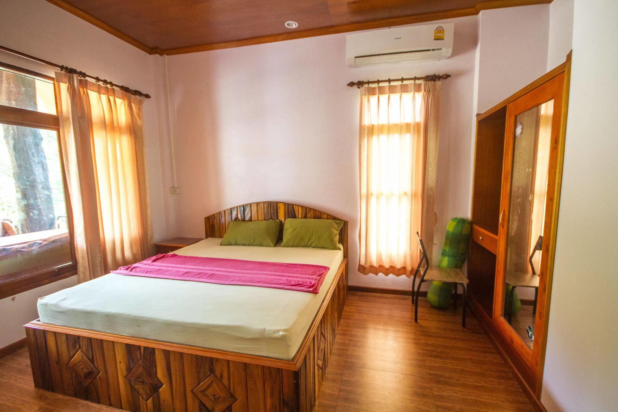 Bor Hin Resort Baan Tai Exteriör bild