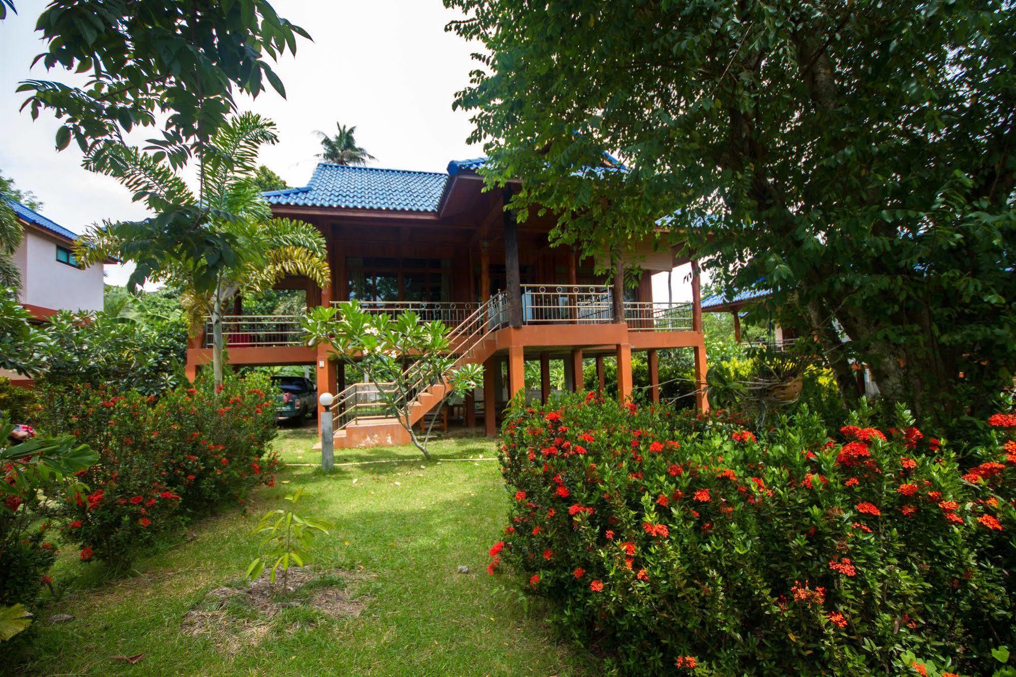 Bor Hin Resort Baan Tai Exteriör bild